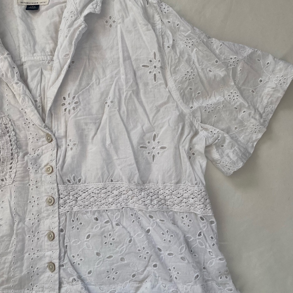 American Eagle Outfitters White Eyelet Blouse - Picture 3 of 4